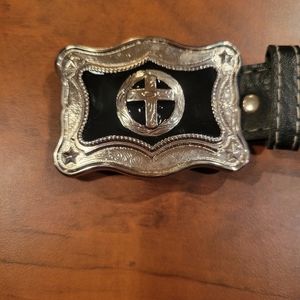 Cross belt boys size xs excellent condition
